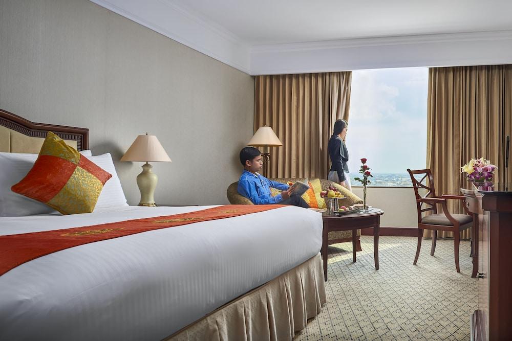 Intercontinental Phnom Penh 호텔 외부 사진
