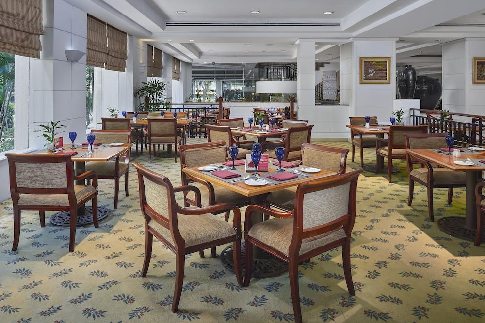 Intercontinental Phnom Penh 호텔 외부 사진