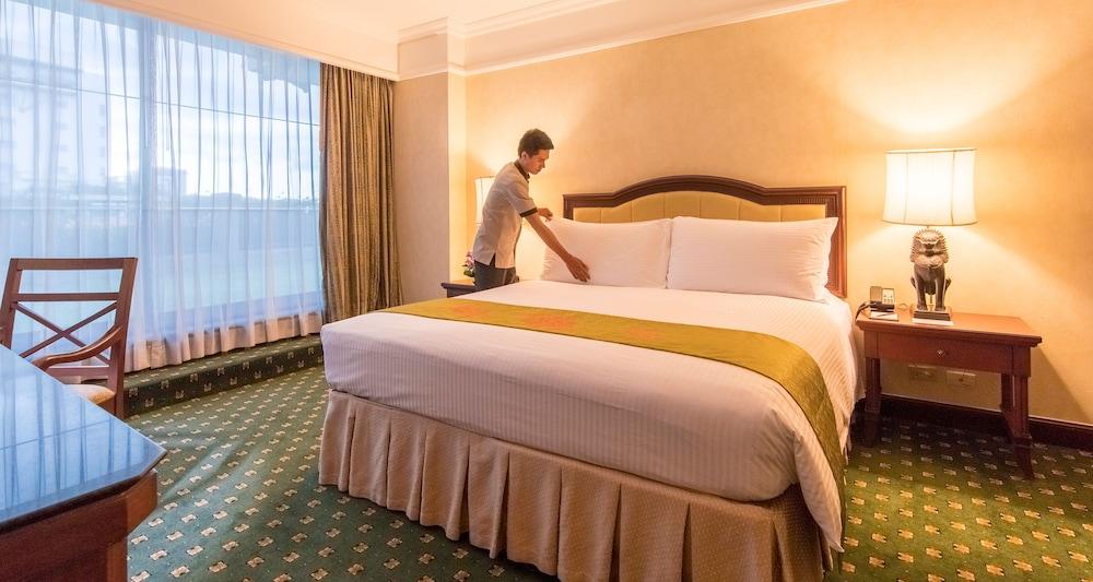 Intercontinental Phnom Penh 호텔 외부 사진